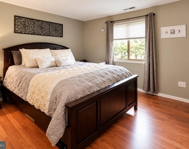 4912 Ravens Crest Drive - Photo Thumbnail 2