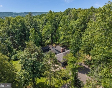 592 Province Line Road - Photo Thumbnail 6
