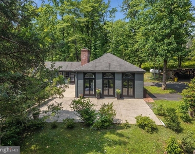 592 Province Line Road - Photo Thumbnail 5