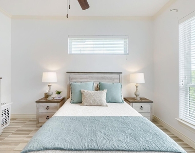 104 Bella Toscana Ave - Photo Thumbnail 11