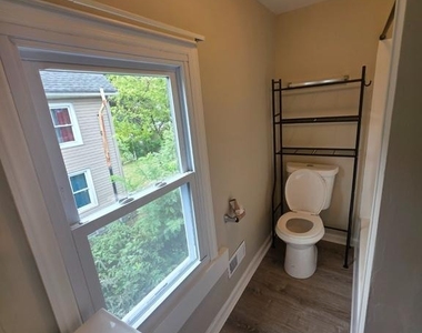 119 W Washington Street - Photo Thumbnail 13