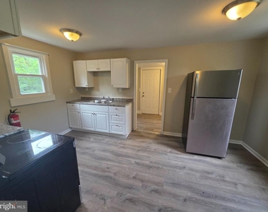 119 W Washington Street - Photo Thumbnail 10