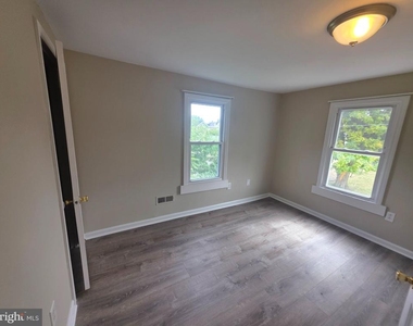 119 W Washington Street - Photo Thumbnail 14