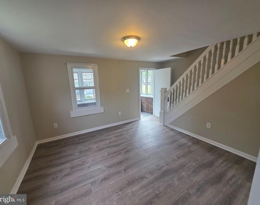 119 W Washington Street - Photo Thumbnail 2