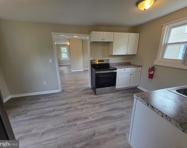 119 W Washington Street - Photo Thumbnail 9