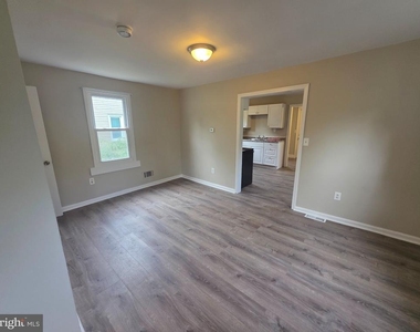 119 W Washington Street - Photo Thumbnail 4