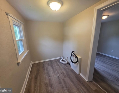 119 W Washington Street - Photo Thumbnail 7