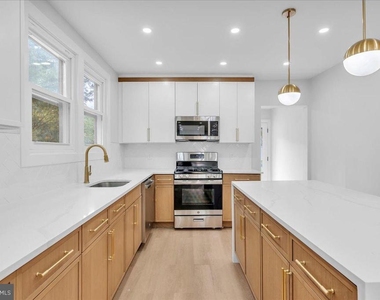 126 Kings Highway - Photo Thumbnail 9