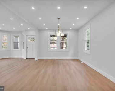 126 Kings Highway - Photo Thumbnail 6
