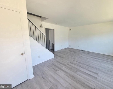1 Acrux Court - Photo Thumbnail 4