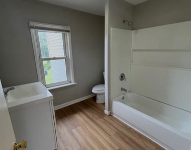 157 Clifton Avenue - Photo Thumbnail 9
