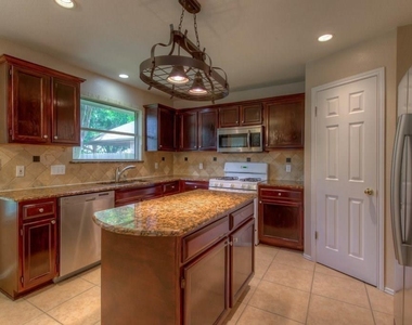3514 Ruby Red Dr - Photo Thumbnail 4
