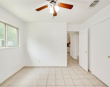 9502 North Creek Dr - Photo Thumbnail 14