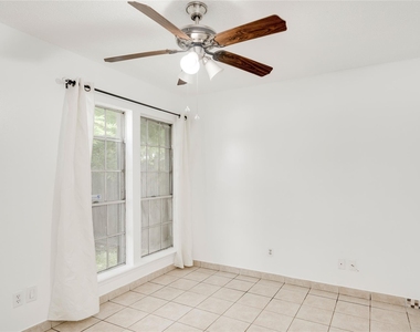 9502 North Creek Dr - Photo Thumbnail 9