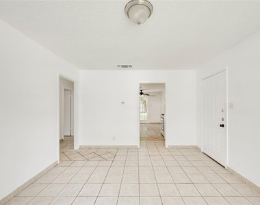9502 North Creek Dr - Photo Thumbnail 17