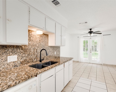 9502 North Creek Dr - Photo Thumbnail 7