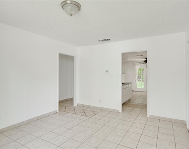 9502 North Creek Dr - Photo Thumbnail 16