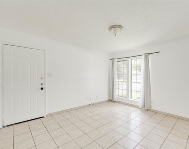 9502 North Creek Dr - Photo Thumbnail 19
