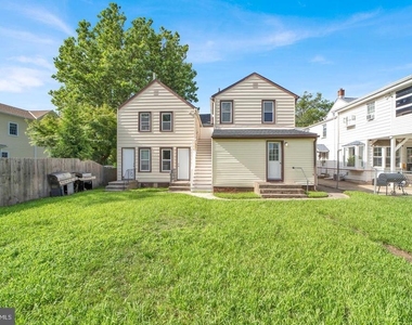 110 Crosswicks Street - Photo Thumbnail 21