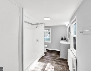 110 Crosswicks Street - Photo Thumbnail 16