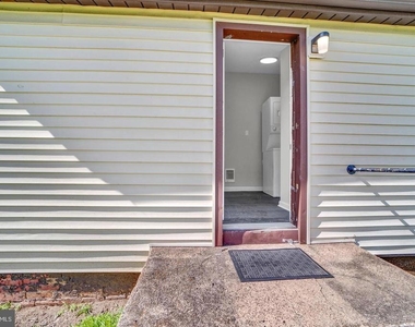 110 Crosswicks Street - Photo Thumbnail 18