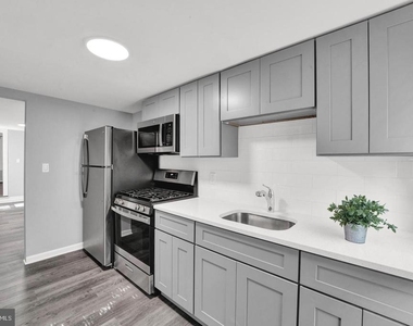 110 Crosswicks Street - Photo Thumbnail 10