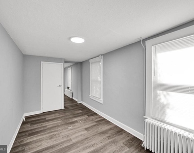 110 Crosswicks Street - Photo Thumbnail 7