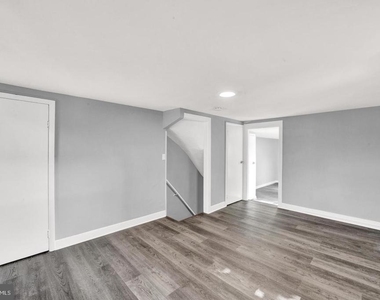 110 Crosswicks Street - Photo Thumbnail 13
