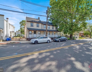 110 Crosswicks Street - Photo Thumbnail 2
