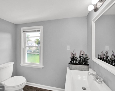 110 Crosswicks Street - Photo Thumbnail 17