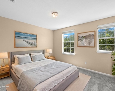458 Nottingham Loop - Photo Thumbnail 27