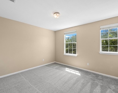 458 Nottingham Loop - Photo Thumbnail 26