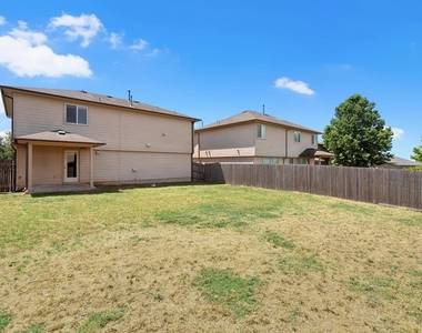 458 Nottingham Loop - Photo Thumbnail 31