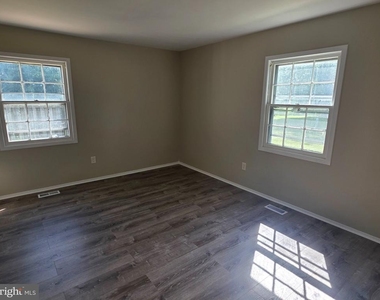 18 Roberts Place - Photo Thumbnail 6