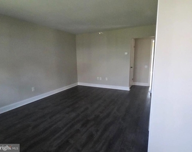 18 Roberts Place - Photo Thumbnail 1