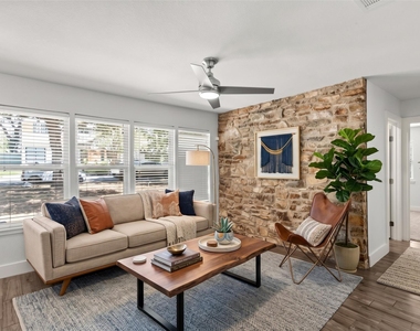 815 Orland Blvd - Photo Thumbnail 8