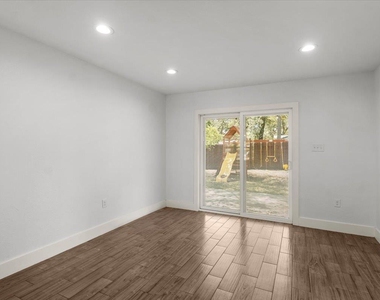 815 Orland Blvd - Photo Thumbnail 18