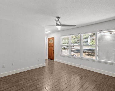 815 Orland Blvd - Photo Thumbnail 20