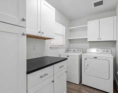815 Orland Blvd - Photo Thumbnail 17