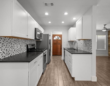815 Orland Blvd - Photo Thumbnail 32