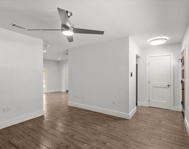 815 Orland Blvd - Photo Thumbnail 19
