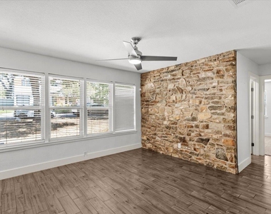 815 Orland Blvd - Photo Thumbnail 7