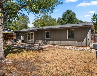 815 Orland Blvd - Photo Thumbnail 4