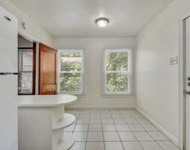 3416 Robinson Ave - Photo Thumbnail 5