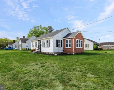 1400 Linden Drive - Photo Thumbnail 2