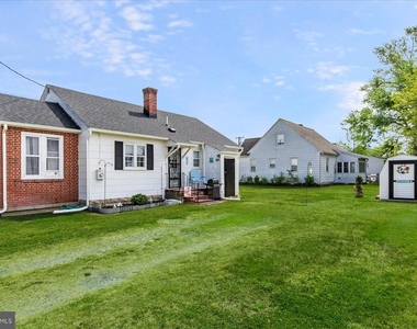 1400 Linden Drive - Photo Thumbnail 4