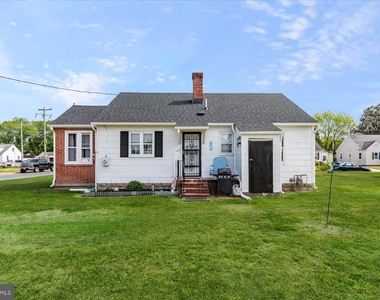 1400 Linden Drive - Photo Thumbnail 5