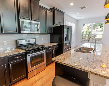 1400 Homespun Rd - Photo Thumbnail 9