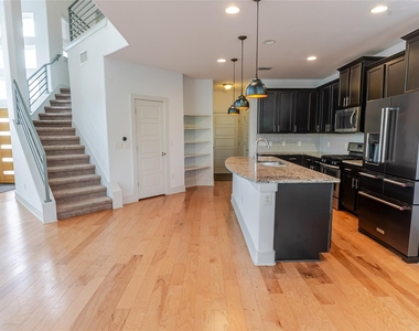 1400 Homespun Rd - Photo Thumbnail 6