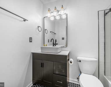 11304 Southlakes Drive - Photo Thumbnail 17